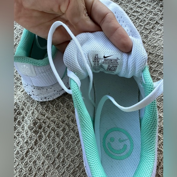 Nike Women's Athletic Shoes in White and Mint - Picture 6 of 6